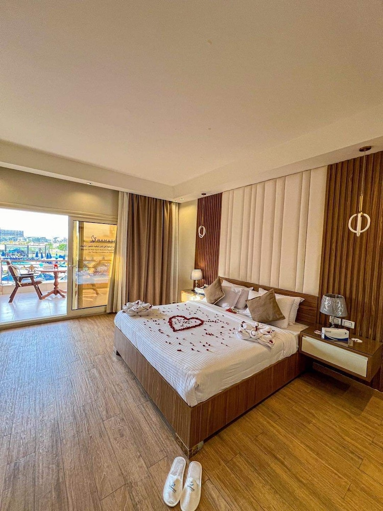 Ramage Hotel & Resort 37/130