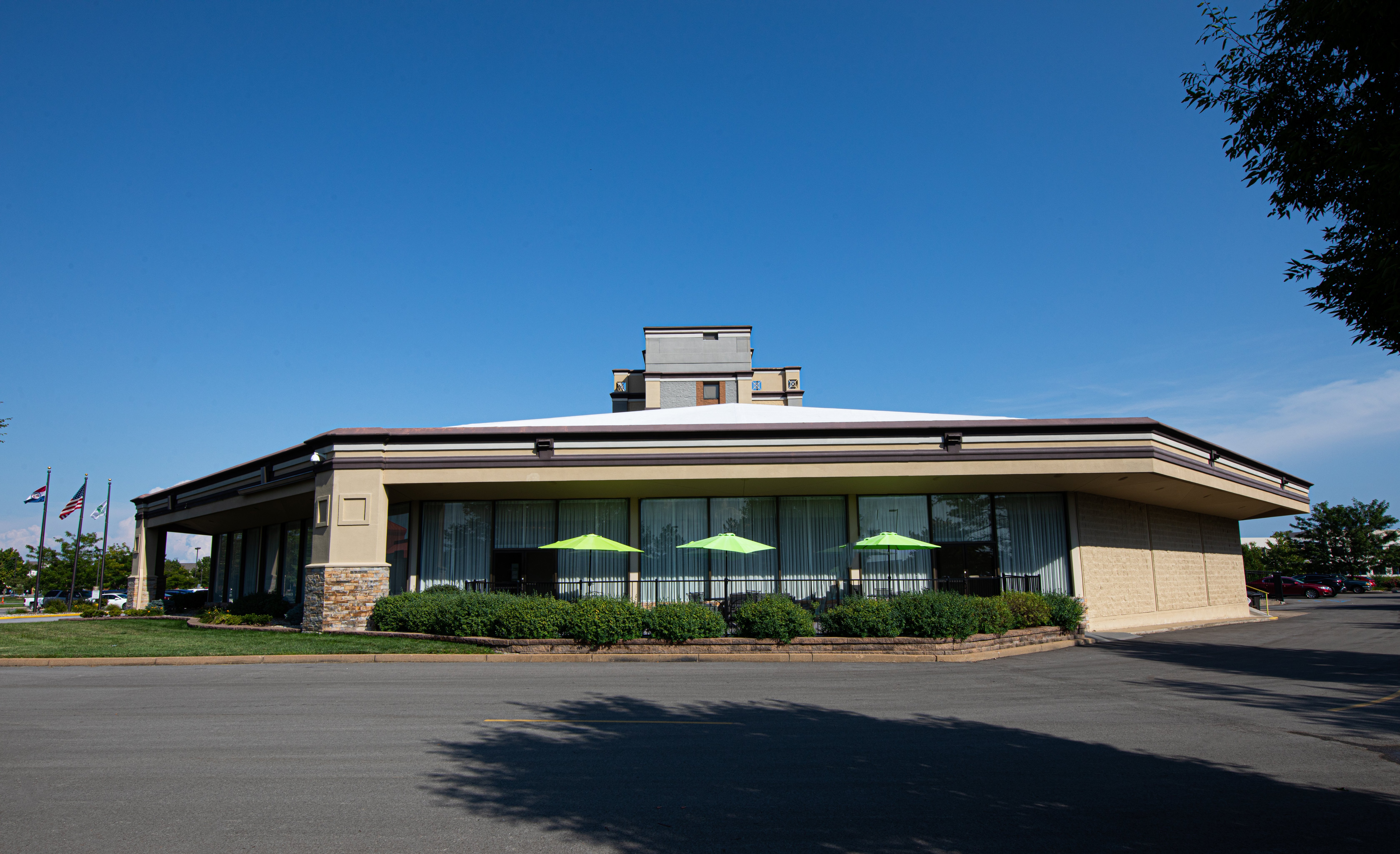 Holiday Inn St Louis Arpt West Earth City 4/76