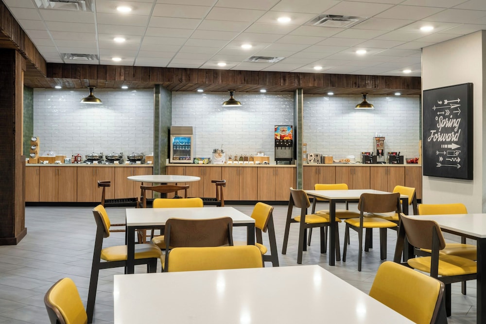 Fairfield Inn & Suites by Marriott Louisville Shepherdsville 27/38