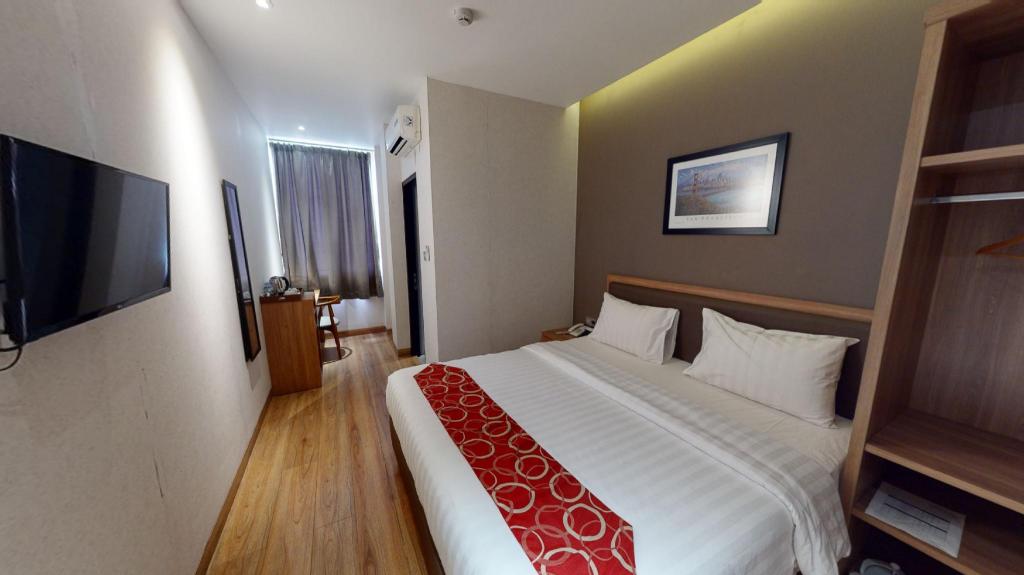 Grand Caman Hotel 6/29