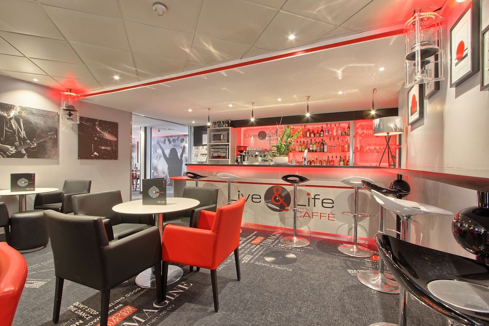 Kyriad Paris Nord Porte de Saint Ouen Formely Alliance Hotel Paris Porte de Saint Ouen 37/50