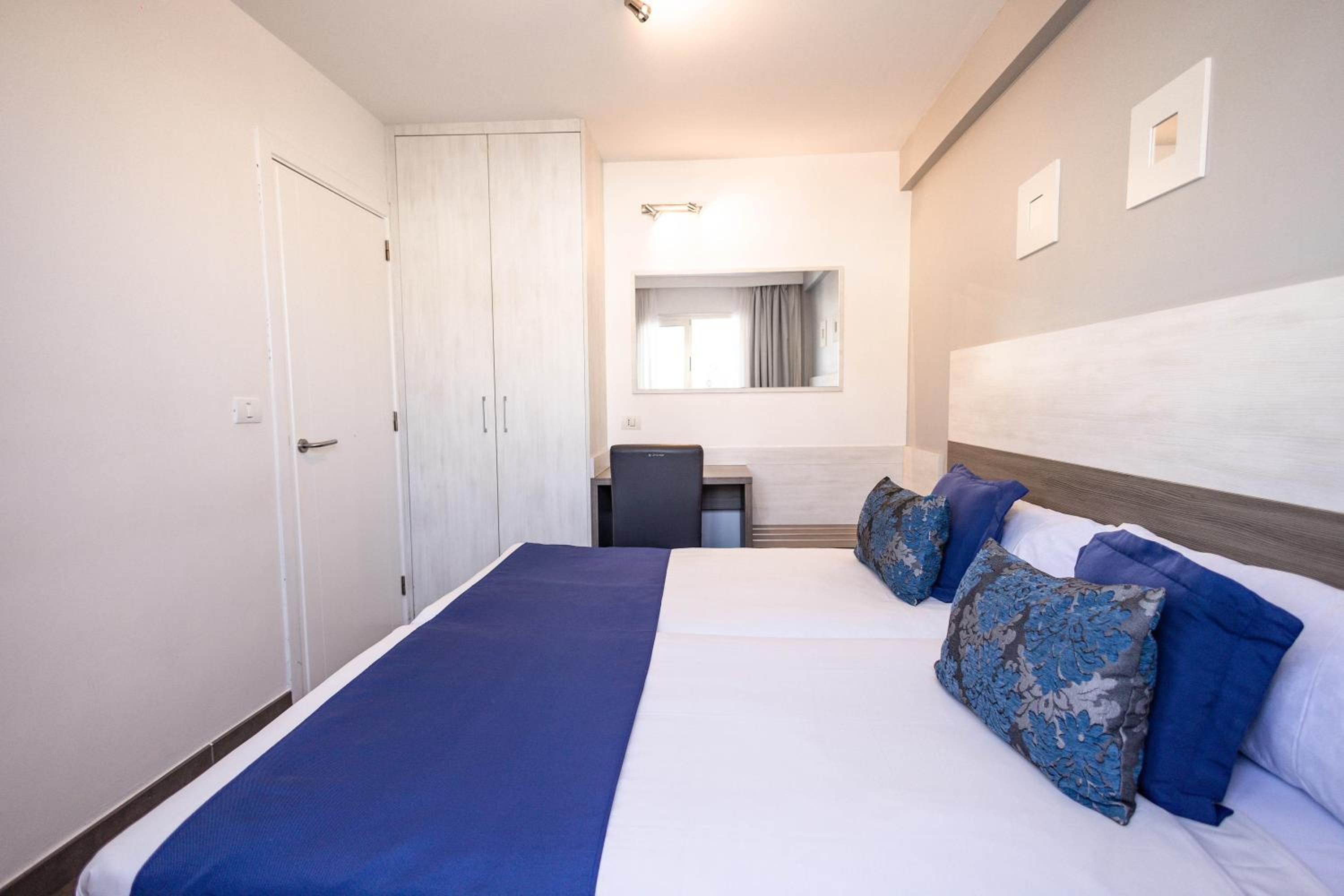 Classic One Bedroom Apartment with balcony limited Sea View، Servatur Castillo De Sol 3/4