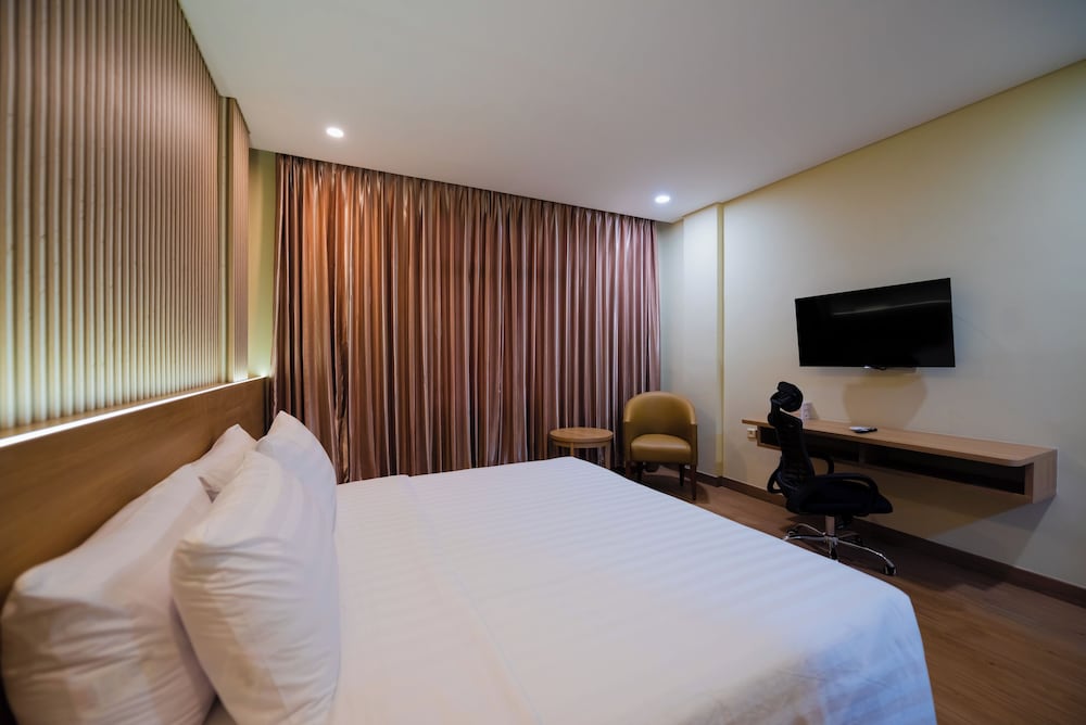 GRAND PASUNDAN CONVENTION HOTEL 39/65