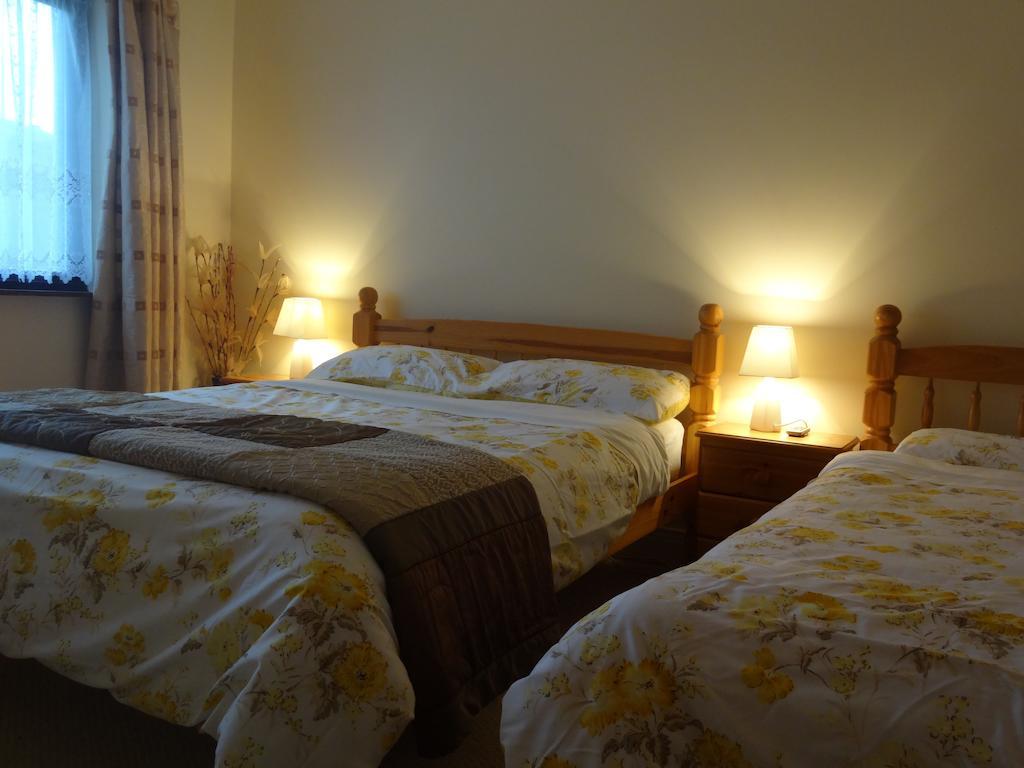 Room at Currane Lodge, WATERVILLE