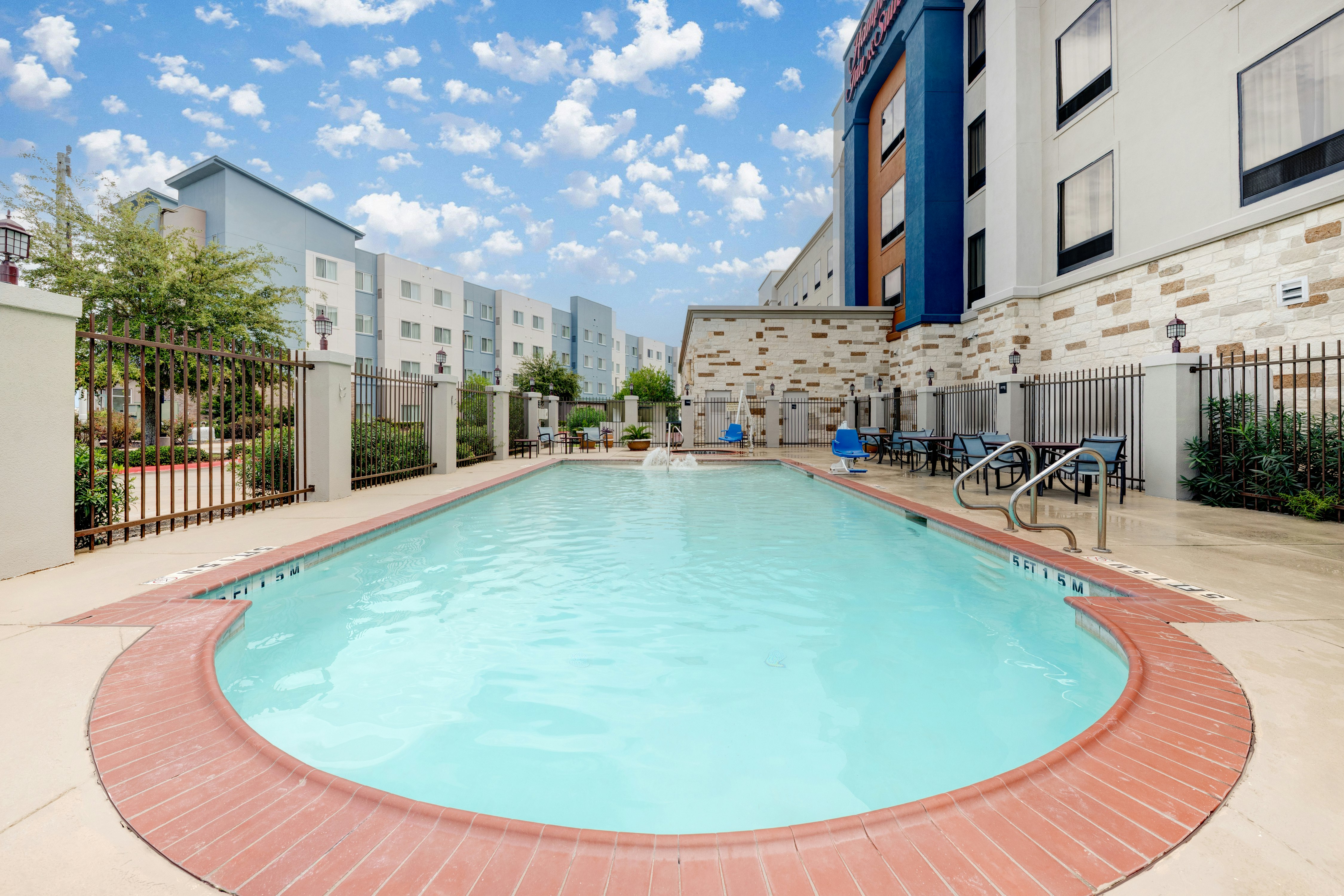 Hampton Inn & Suites By Hilton Houston/Pasadena 52/53
