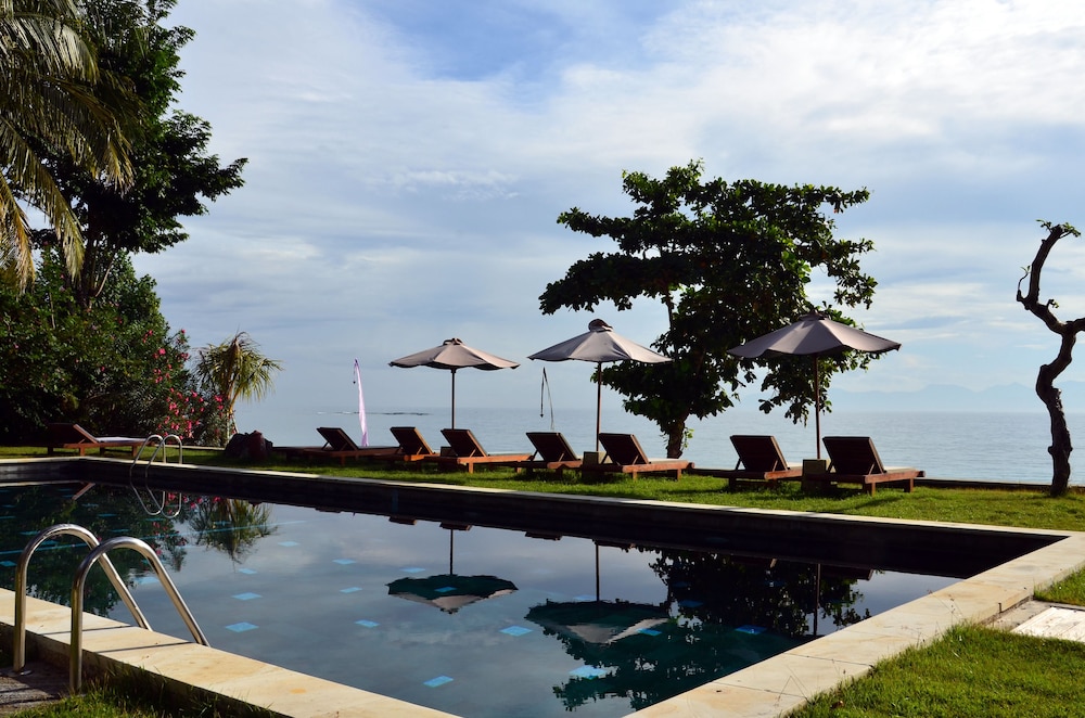 Cocotinos Sekotong Lombok 7/68