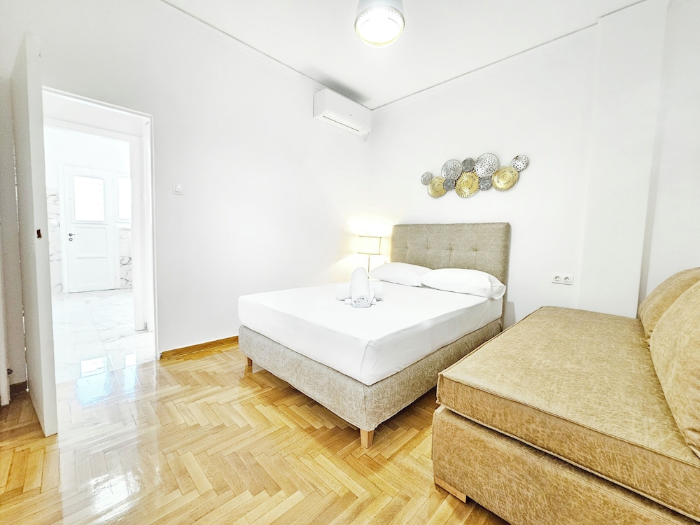 Athens House 17/49