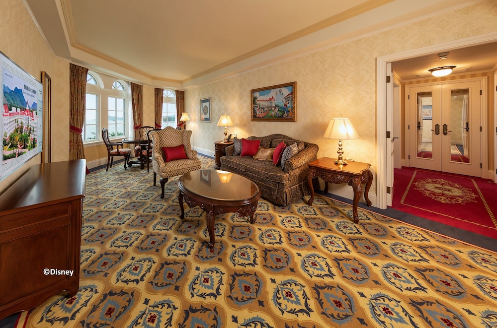 Hong Kong Disneyland Hotel 45/71