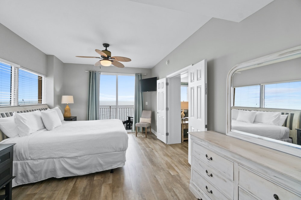 4 Bedrooms, Condo, 2 King Beds, Bunk Bed, Queen Bed, Ocean View, 2 Sofa, Sofa