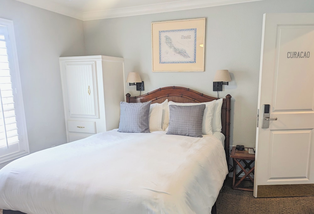 Capitola Hotel 12/50