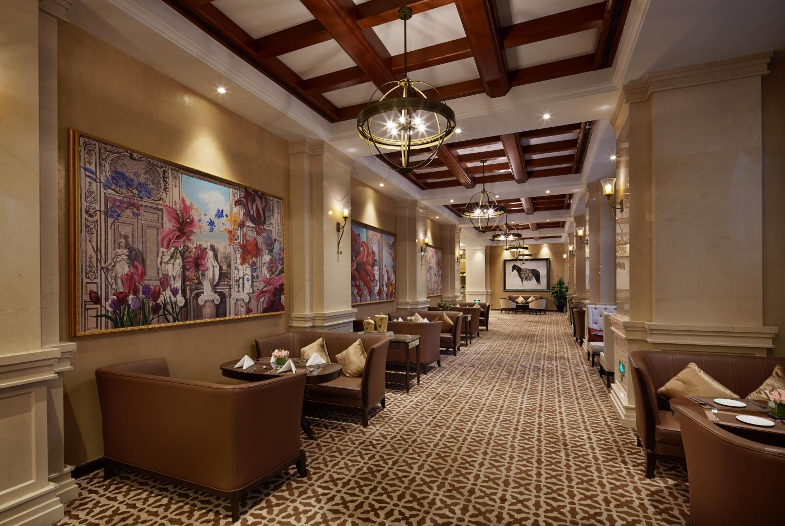 Yinrun Jinjiang Castle Hotel 18/33