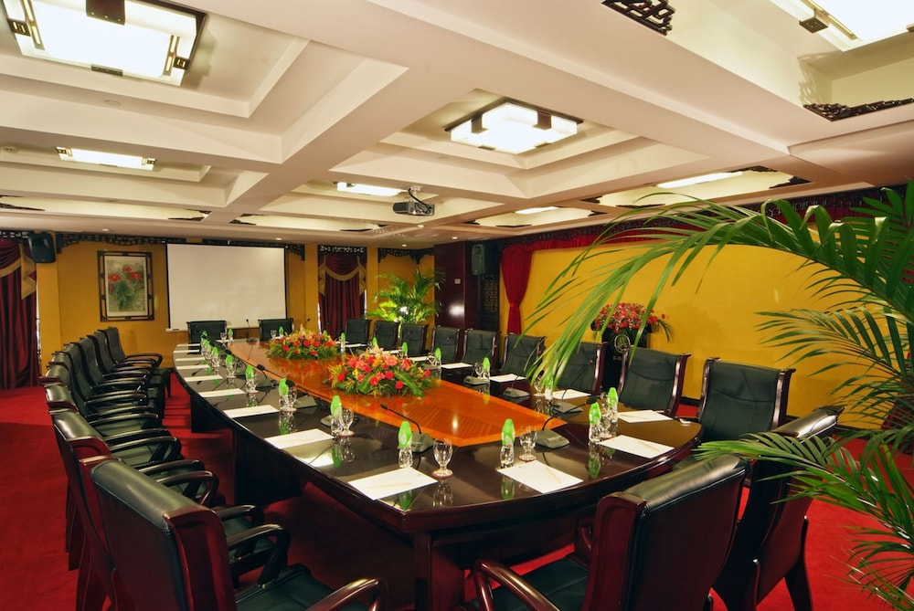 Homeland International Hotel 64/74
