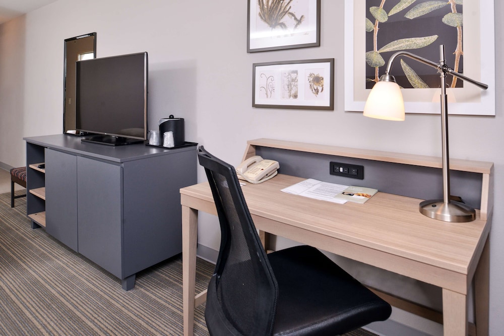 Country Inn and Suites By Radisson Tinley Park IL 31/33