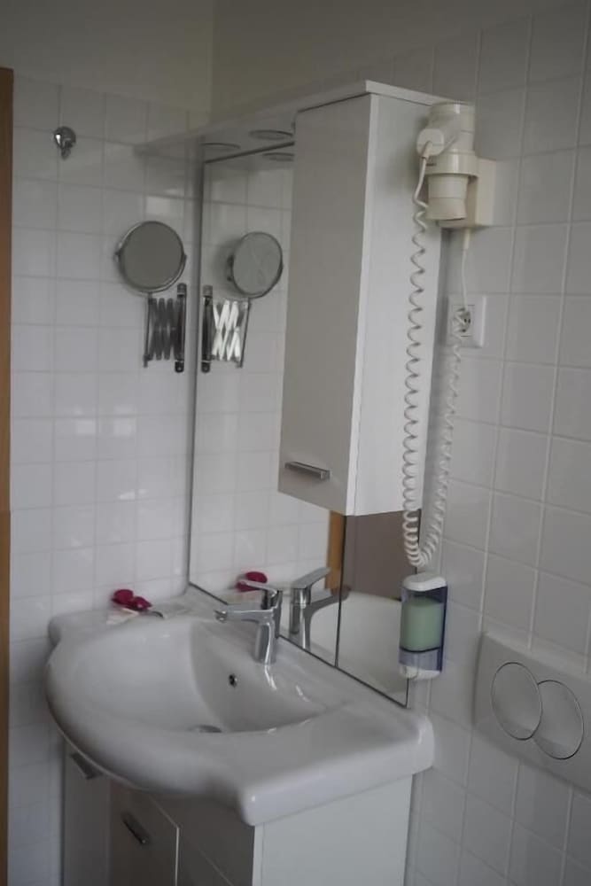 Gostilna Pri Katrci 42/44