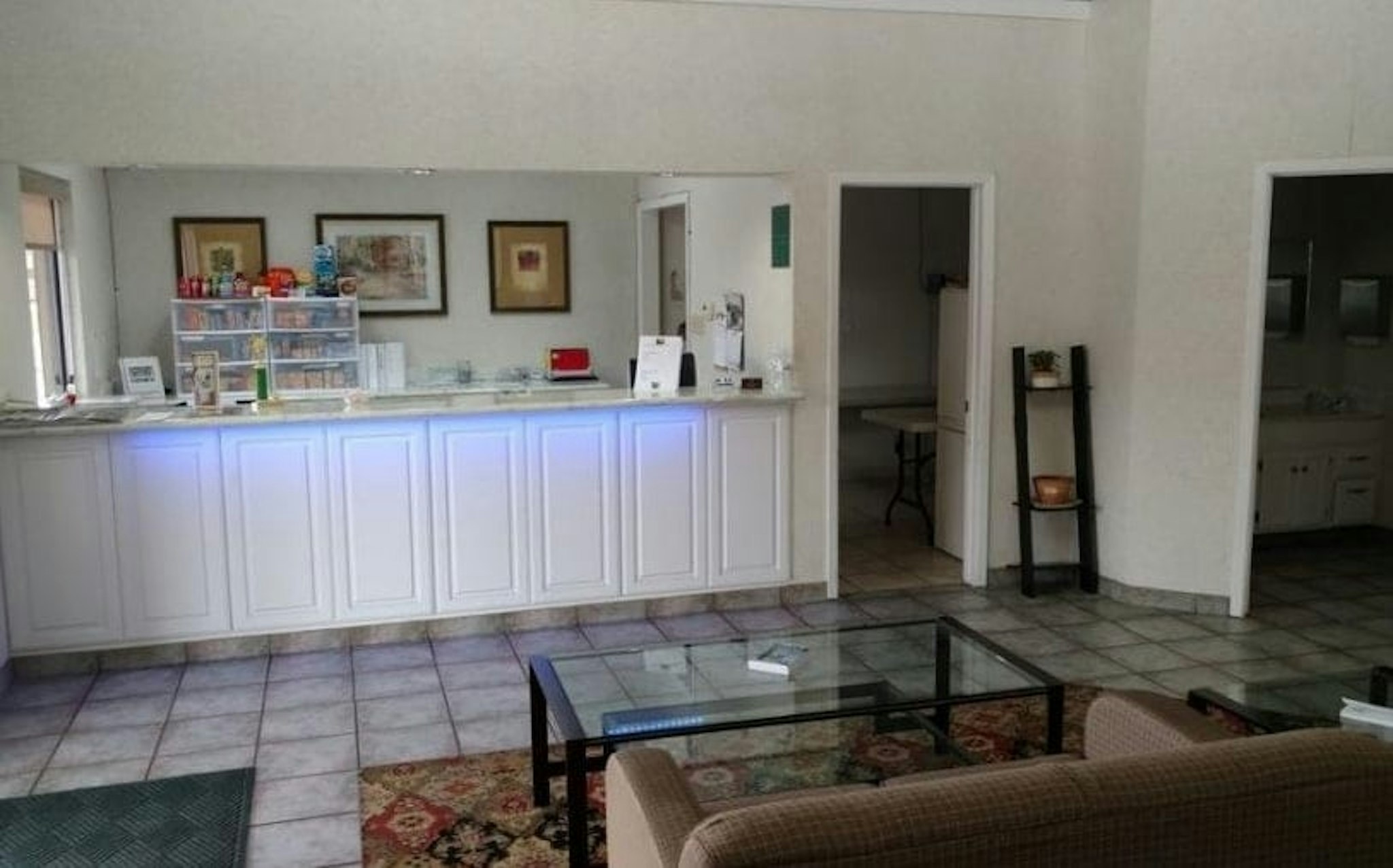 Lobby at Hotel O Executive Inn & Suites Cuero Hwy 87, CUERO - TX
