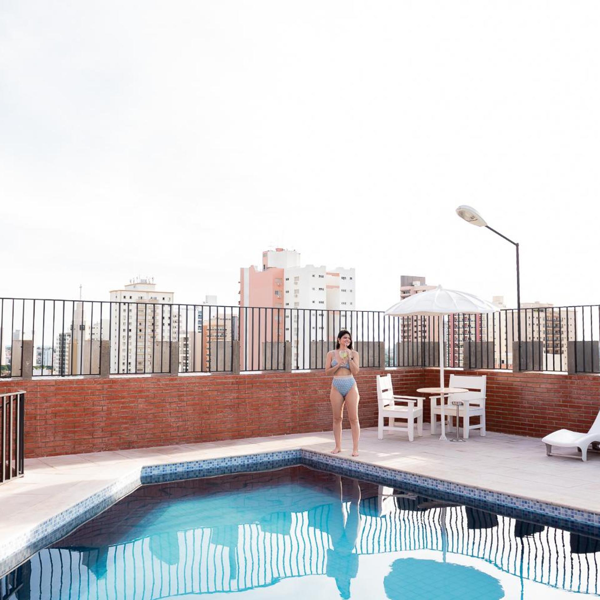 Arua Hotel 46/50