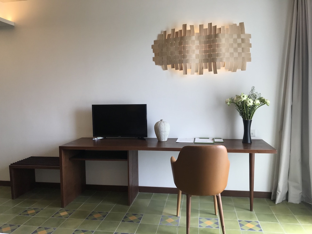 Penh House Hotel 61/74