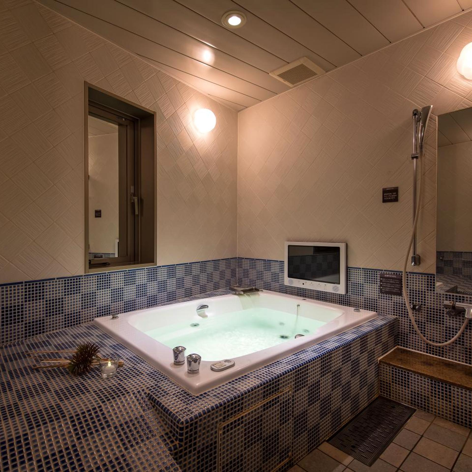Hotel C. Chiba Shiroi 52/58