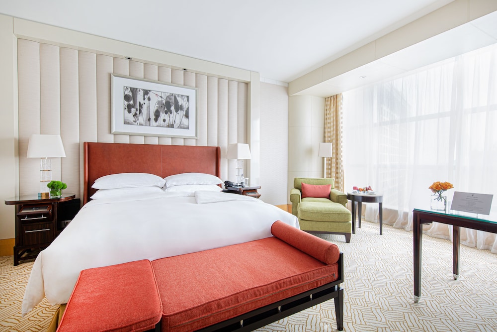 Ritz Carlton Financial Street 7/42