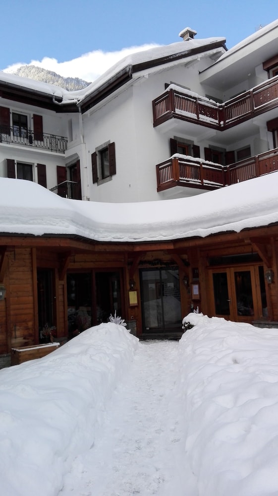 Hotel de L Apos Arve 3/76