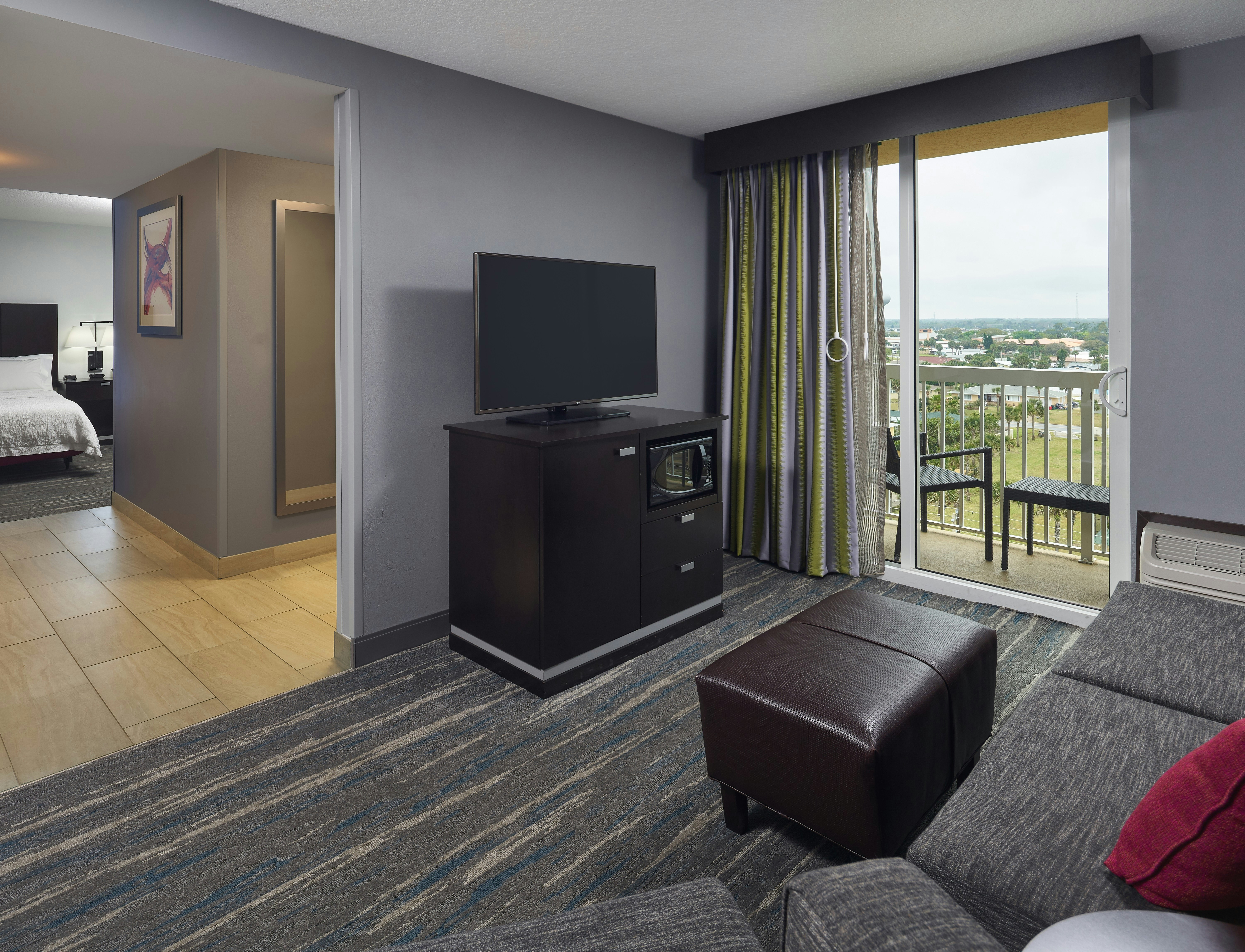 Hampton Inn Daytona Beach Beachfront 37/56