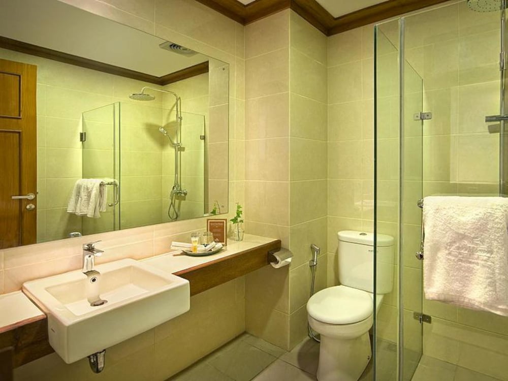 Paniisan Hotel 23/24