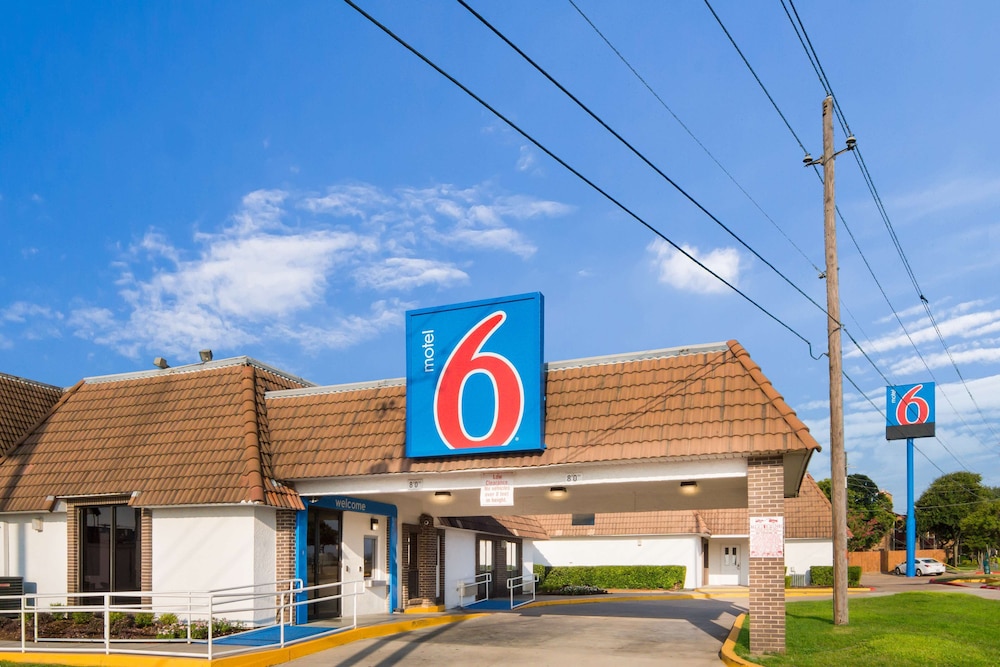 Motel6 Duncanville, TX - Dallas in DUNCANVILLE - TX