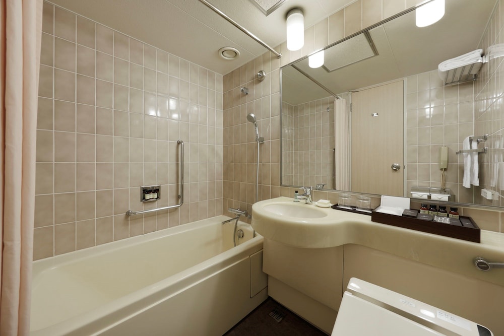 CLUB, JUNIOR SUITE, DELUXE, KING BED, LOUNGE ACCESS