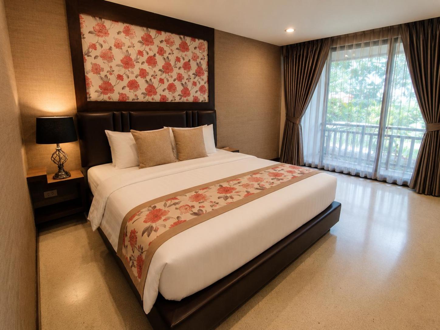 Deluxe, Double Bed, Pool Side