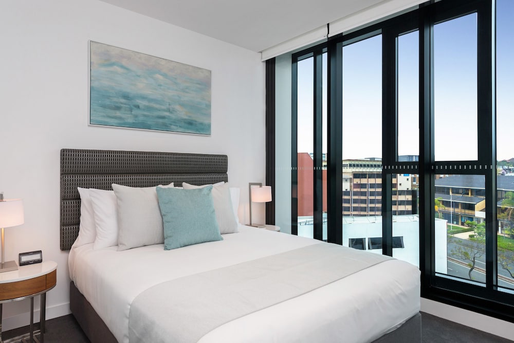 2 BEDROOMS, APARTMENT