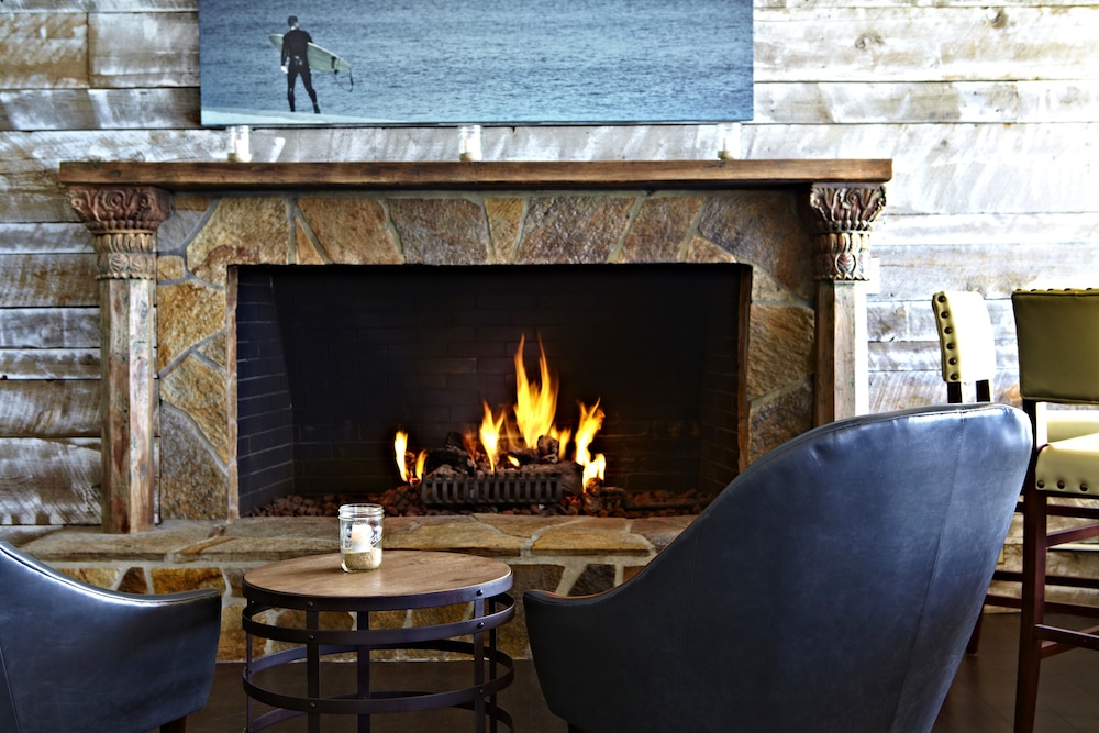 Monterey Beach Hotel, a Tribute Portfolio Hotel 1/83
