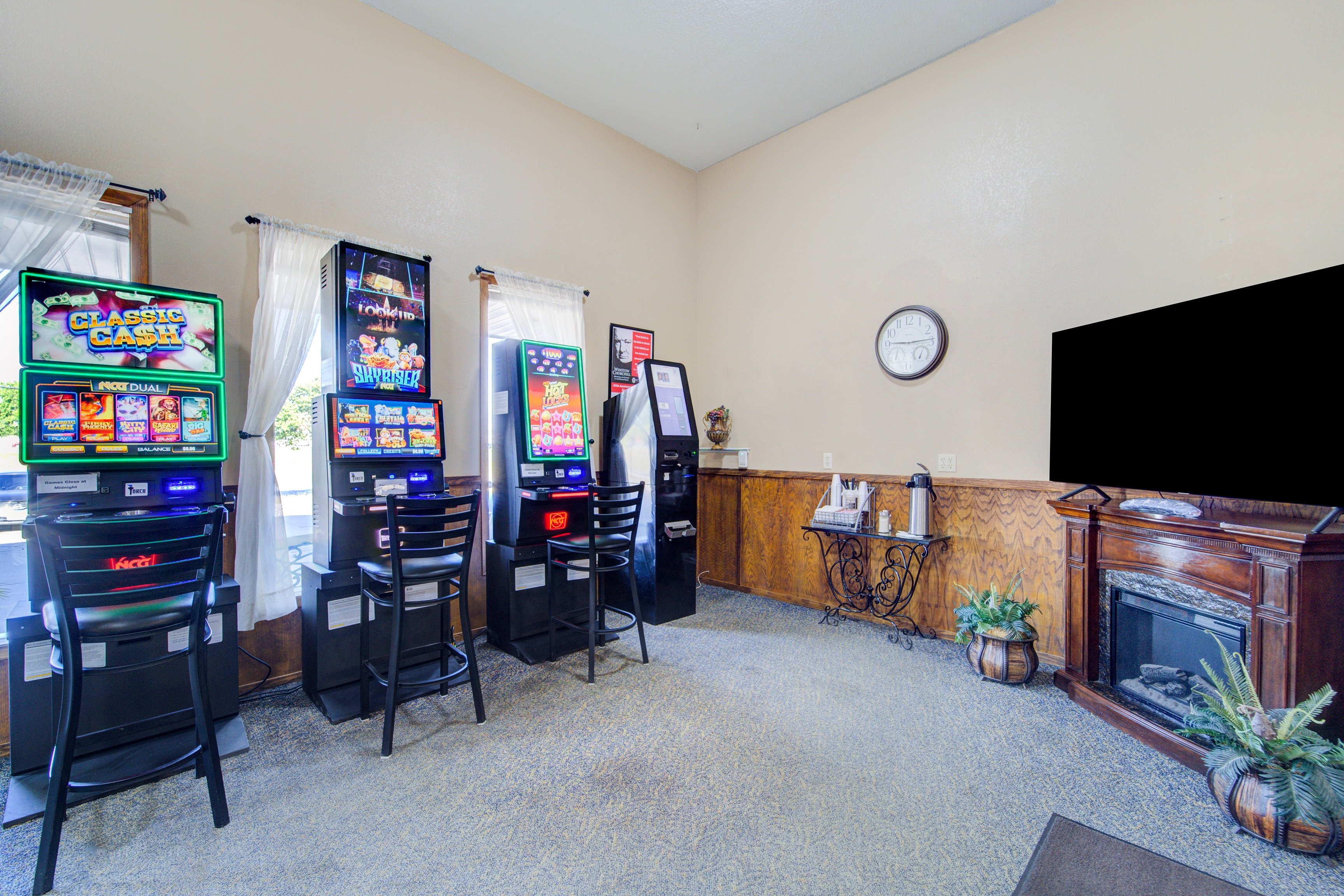 Capital O Amerihost Inn and Suites Kingdom City Hwy 54 MO 8/54