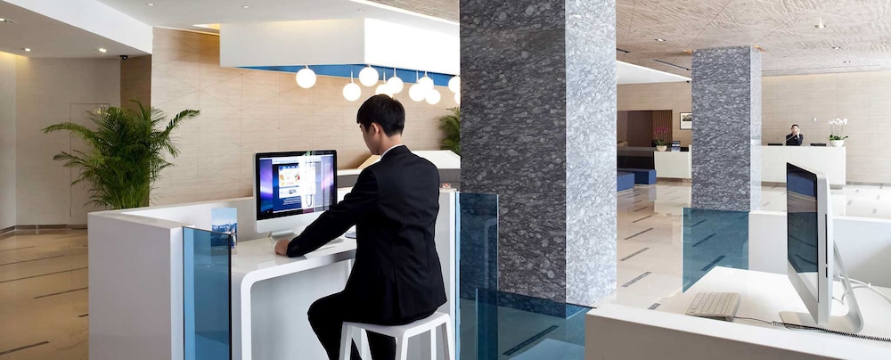 Novotel Shenzhen Watergate 6/41