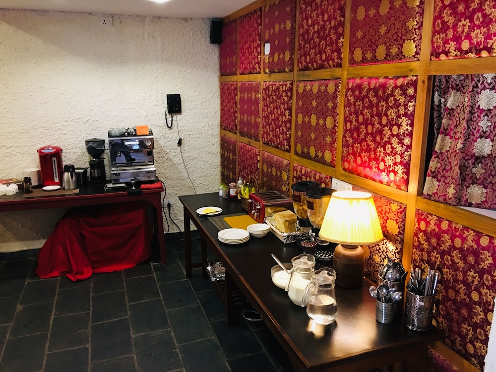 Three Jewels Boutique Hotel 59/74
