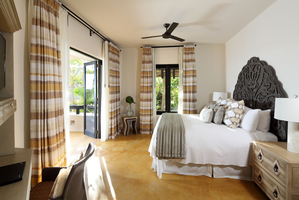 Esperanza Resort 8/74