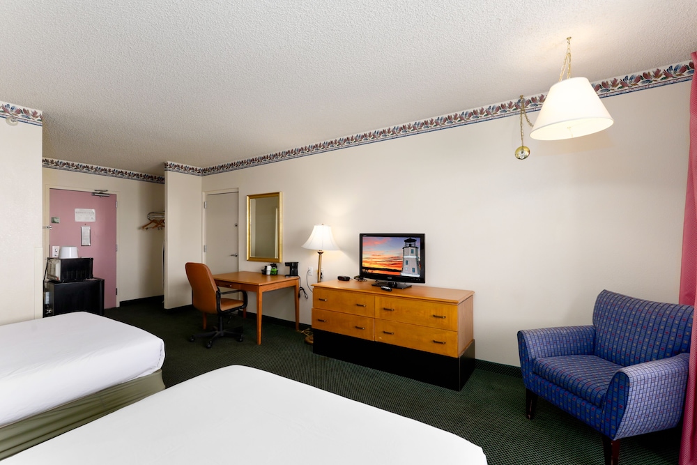 Studio6 Suites Lake Havasu City AZ 20/61