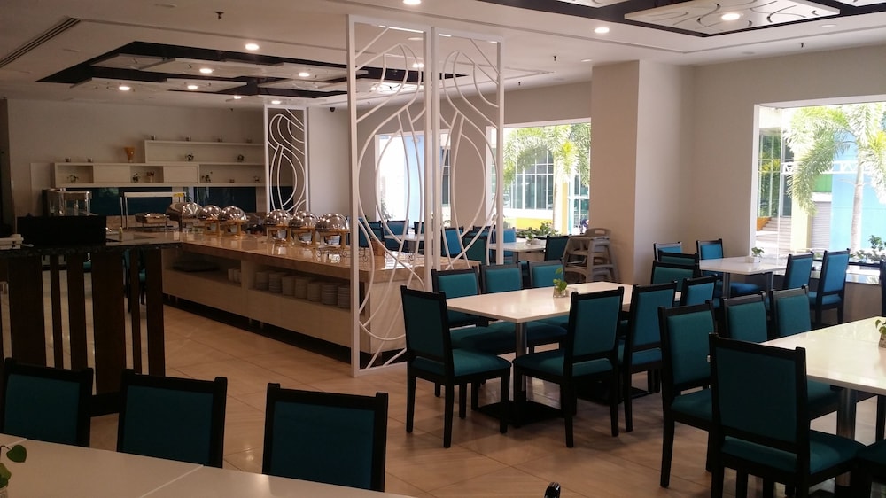 Harbour View Hotel 47/56