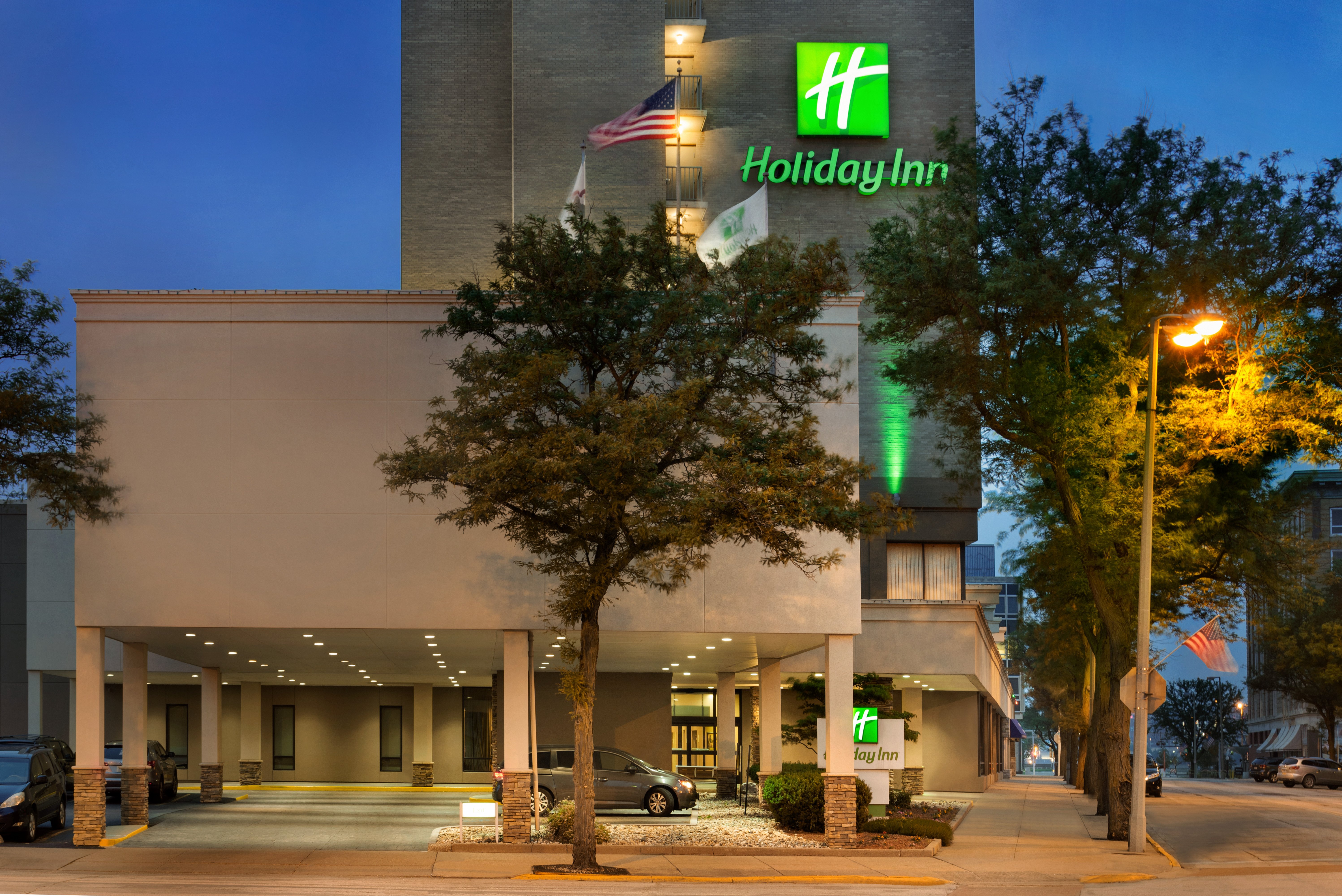 Holiday Inn Rock Island - Quad Cities 4/80