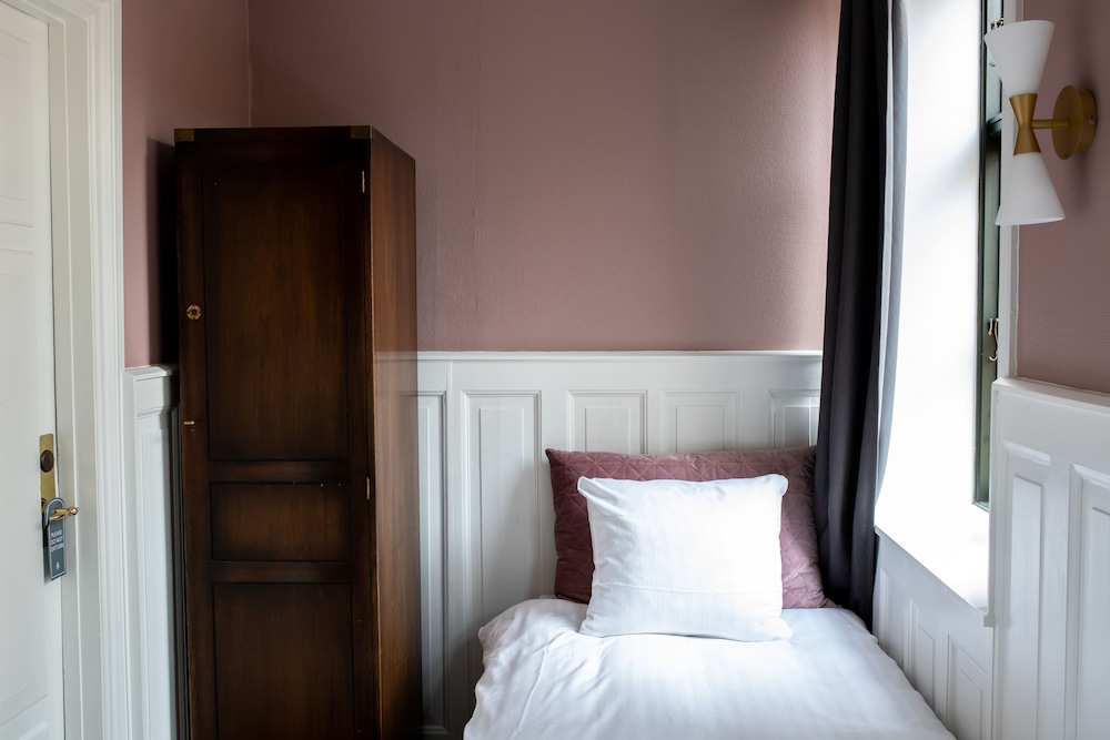 Hotel Hamlet 16/31