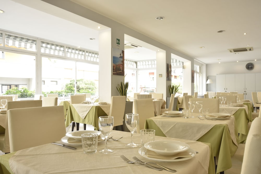 Hotel La Marina 54/63