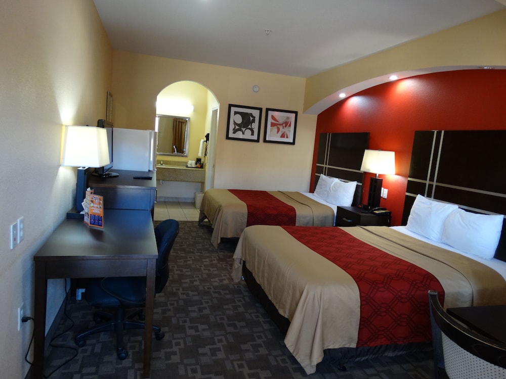 Regency Inn & Suites Baytown 19/62