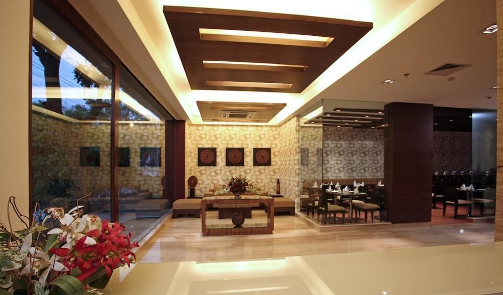 INDUS BIZNOTEL 37/48