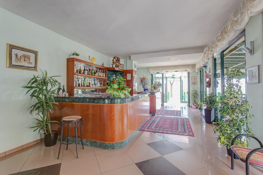 Hotel Emilia 7/39