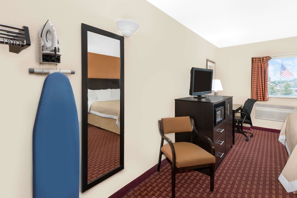 Days Inn by Wyndham Ames 23/33