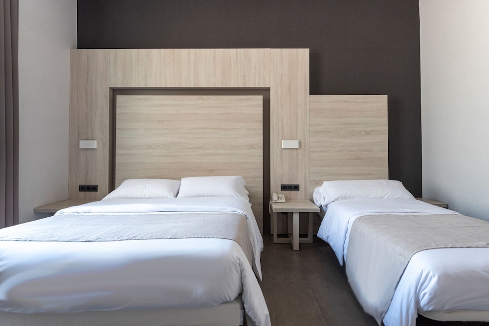 Hostal Plaza Goya Bcn 16/32