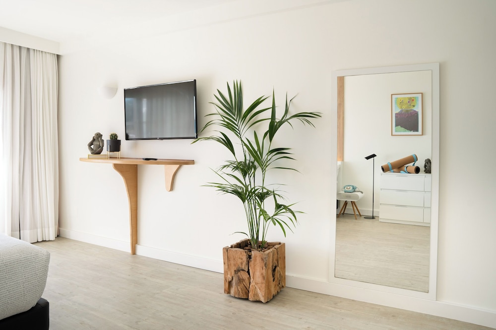 Innside by Melia Wave Calvia 18/76
