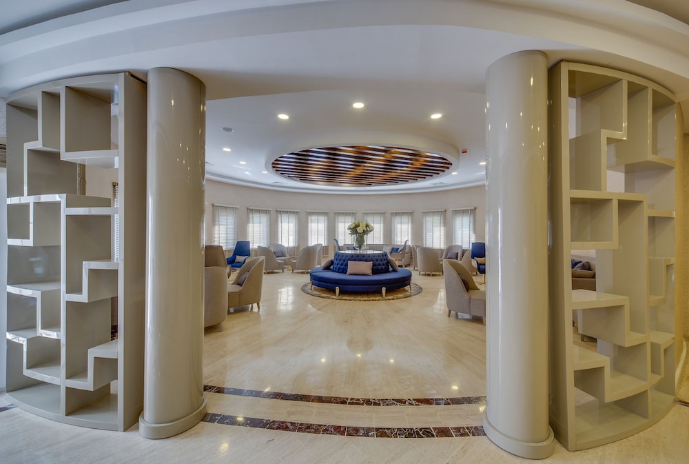 Golden Beach Resort Spa 10/72