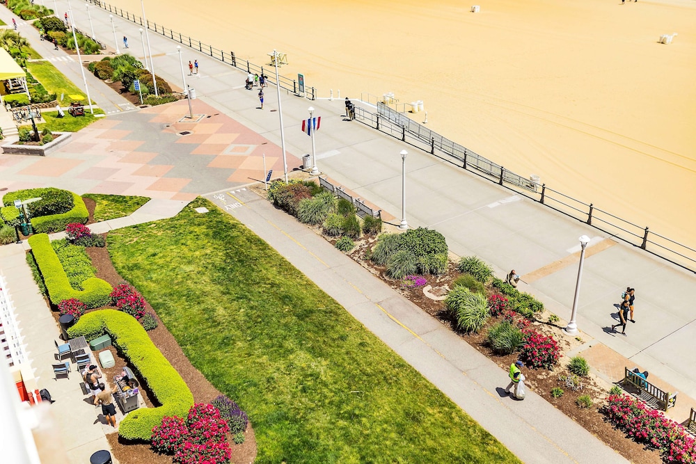 Hampton Inn Virginia Beach-Oceanfront North 40/75