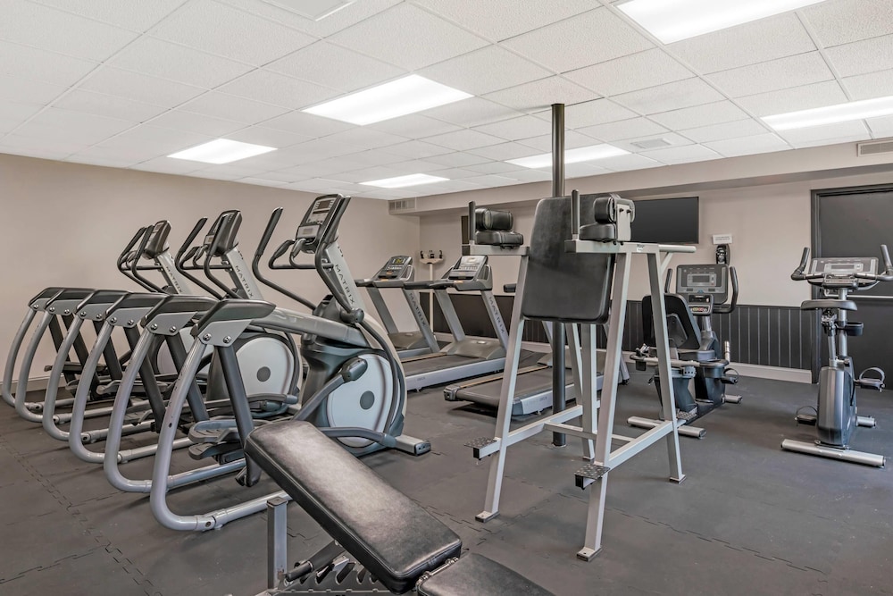 Fairway Inn and Suites Mishicot - Wi 25/50