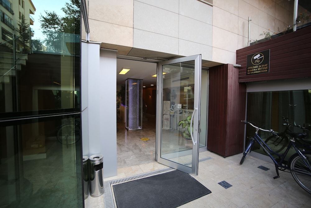 Grand Nora Hotel 3/49